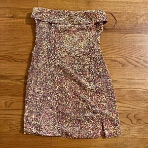 NWOT🪷🪷pink sequins white birch body con hoco dress